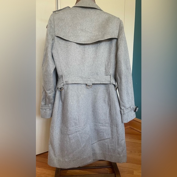 **BURBERRY** The Kensington Wool Coat ***Price Drop*** - Picture 7 of 7